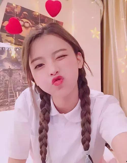 杨超越影视爆料大全最新,揭秘女神蜕变之路